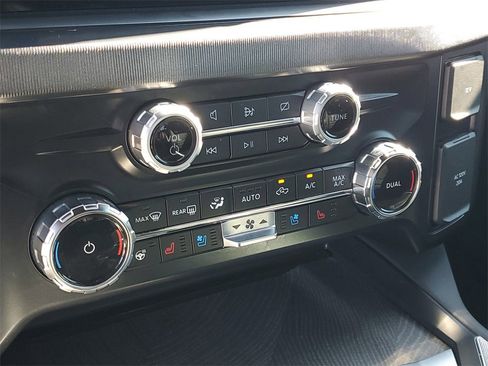 Used 2024 Ford F450 Platinum w/ FX4 Off-Road Package image 37