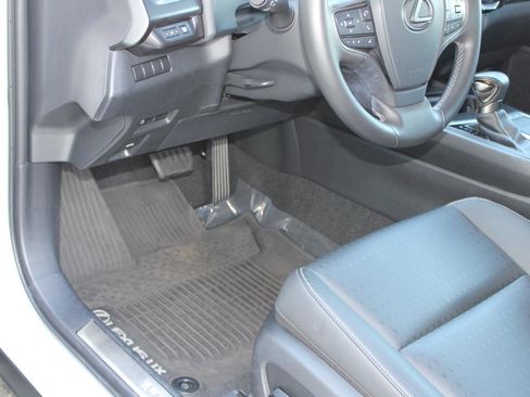 Used 2021 Lexus UX 250h w/ Accessory Package (Z2) AWD/4WD image 43