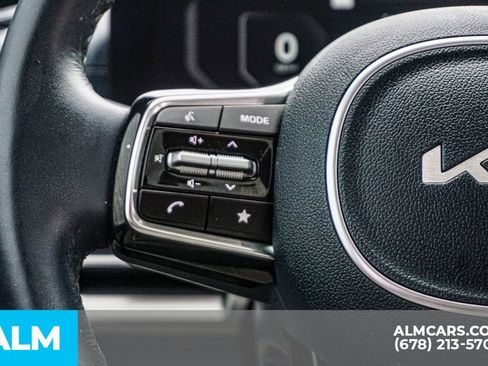 Used 2025 Kia Carnival SX Prestige image 31