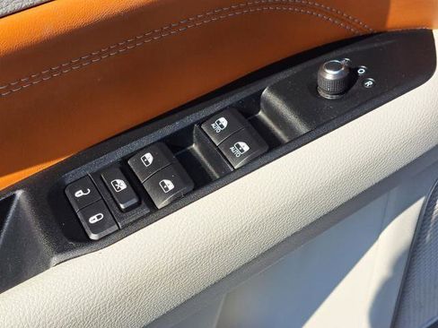 Used 2022 Jeep Compass Limited image 18