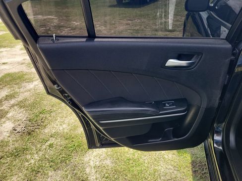 Used 2020 Dodge Charger SXT RWD image 14