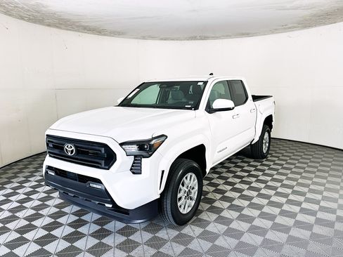 Used 2024 Toyota Tacoma SR5 RWD image 7