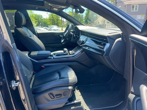 Used 2019 Audi Q8 Premium Plus AWD/4WD image 34