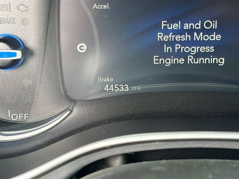 Used 2021 Chrysler Pacifica Touring-L w/ Uconnect Theater Family Group image 40