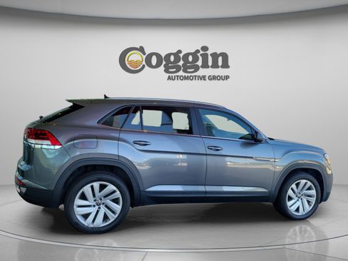 Used 2021 Volkswagen Atlas Cross Sport SE w/ Panoramic Sunroof Package FWD image 4