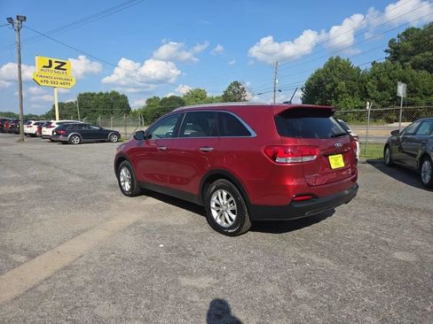 Used 2016 Kia Sorento FWD image 5