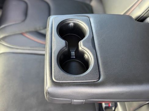 Used 2019 Jeep Cherokee Trailhawk AWD/4WD image 6