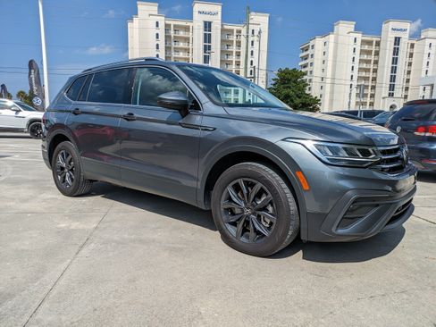 Certified 2023 Volkswagen Tiguan SE FWD image 2