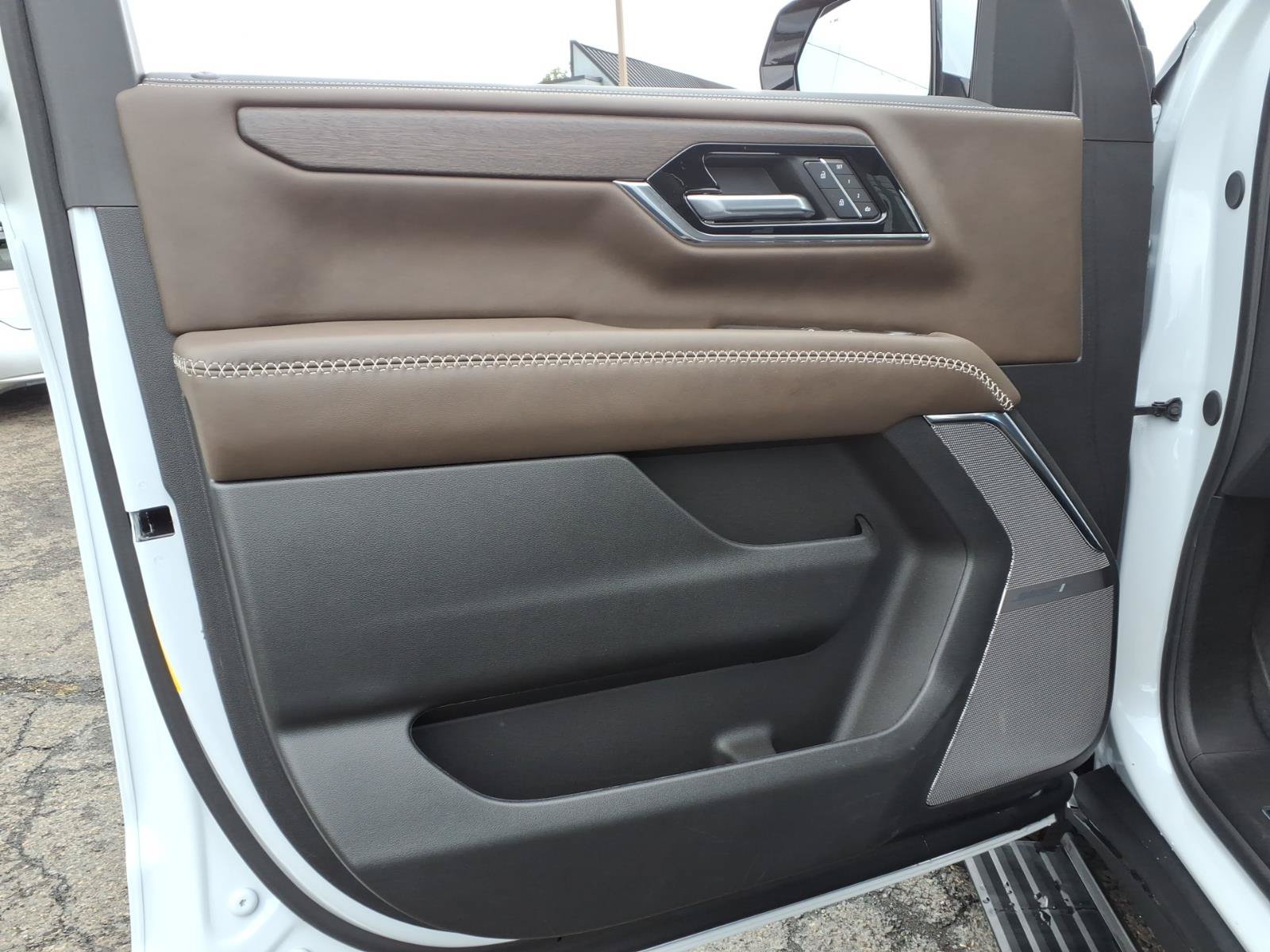Used 2026 GMC Yukon Denali Ultimate AWD/4WD image 31