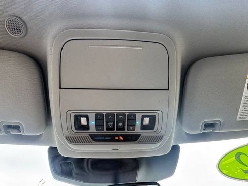 Used 2022 Ford Explorer XLT AWD/4WD image 31