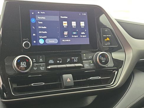 Used 2023 Toyota Highlander L image 21