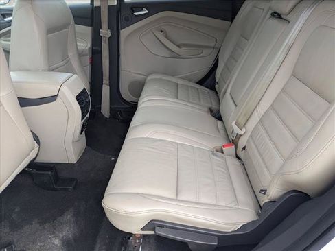 Used 2017 Ford Escape SE w/ SE Leather Comfort Package FWD image 18