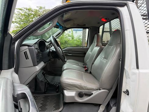 Used 2005 Ford F250 XLT AWD/4WD image 14