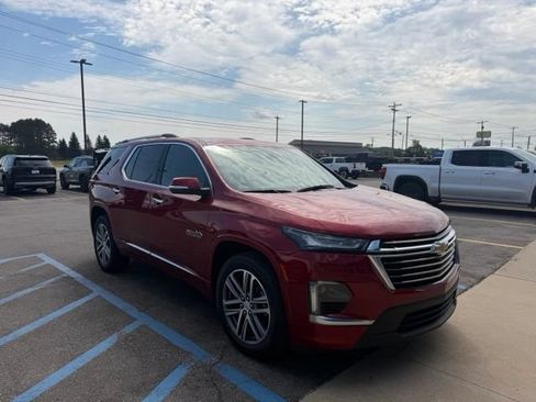 Used 2023 Chevrolet Traverse High Country AWD/4WD image 2