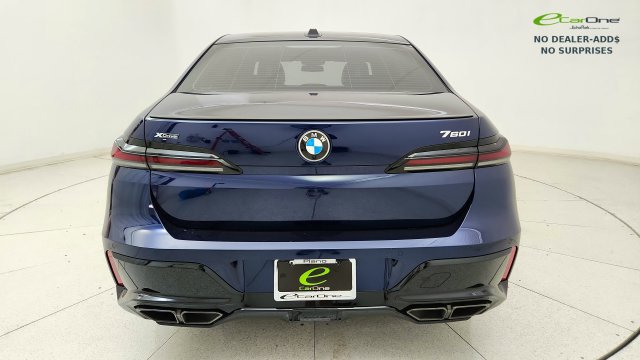 Used 2023 BMW 760i xDrive AWD/4WD image 5