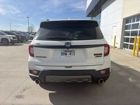 Used 2022 Honda Passport TrailSport image 4