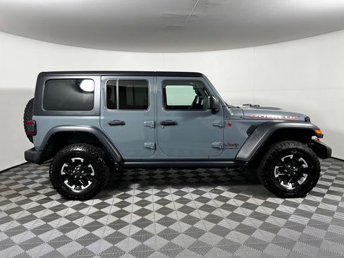Used 2025 Jeep Wrangler Unlimited Rubicon AWD/4WD image 4