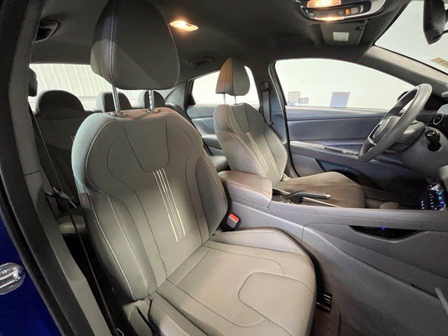 Used 2024 Hyundai Elantra SEL FWD image 9