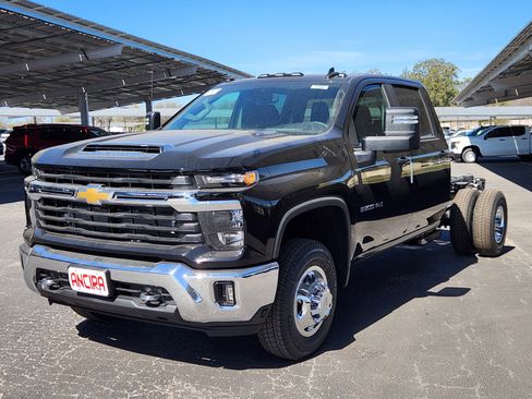 New 2026 Chevrolet Silverado 3500 LT w/ Convenience Package image 2