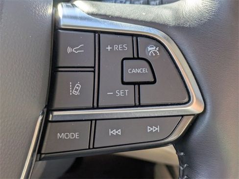 Used 2020 Toyota Highlander Limited image 21