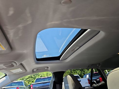 Used 2024 Chevrolet Trax ACTIV w/ Sunroof Package FWD image 14