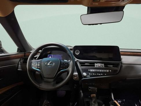 Used 2024 Lexus ES 250 w/ Premium Package AWD/4WD image 10