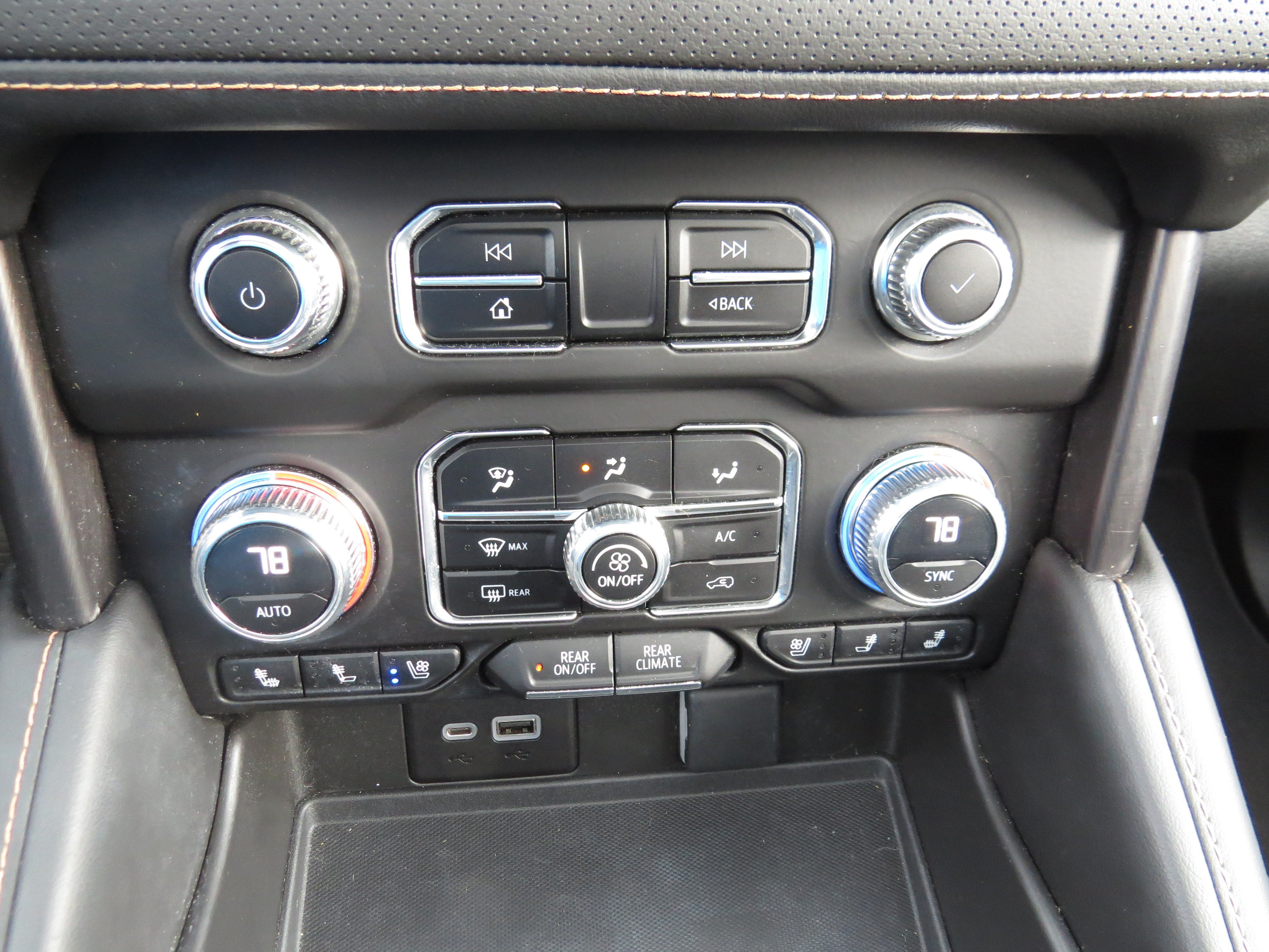 Used 2023 GMC Yukon AT4 AWD/4WD image 23