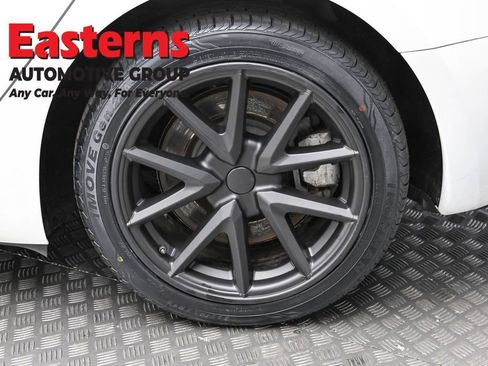 Used 2023 Tesla Model 3 Standard Range image 8