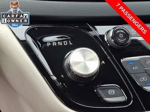 Used 2024 Chrysler Pacifica Touring-L FWD image 14