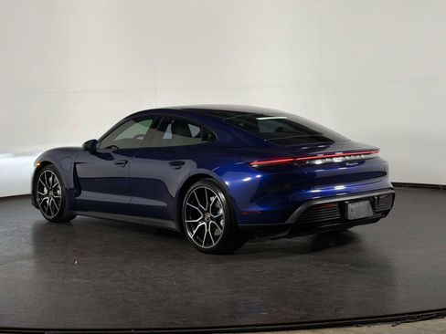 Used 2022 Porsche Taycan RWD image 9