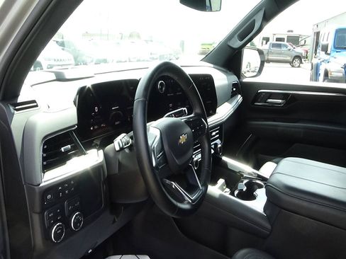 Used 2025 Chevrolet Tahoe LT AWD/4WD image 15