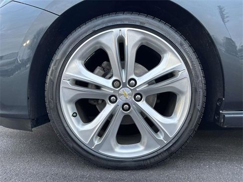Used 2018 Chevrolet Cruze Premier image 11