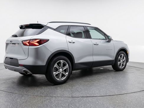 Used 2025 Chevrolet Blazer LT FWD image 9