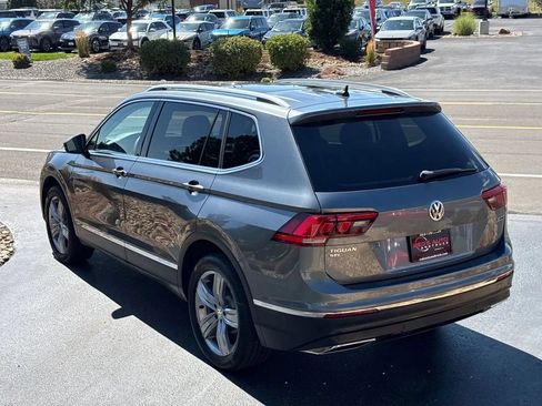 Used 2021 Volkswagen Tiguan SEL AWD/4WD image 34