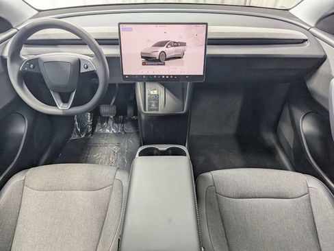 Used 2026 Tesla Model Y 2WD image 6