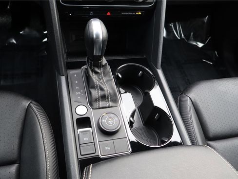 Certified 2023 Volkswagen Atlas Cross Sport SE w/ Black Wheel Package image 22