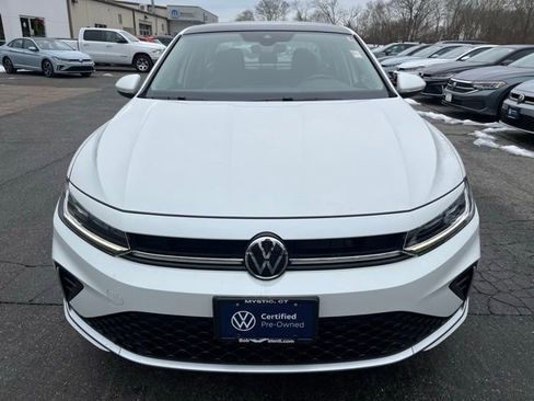 Certified 2025 Volkswagen Jetta SEL image 3