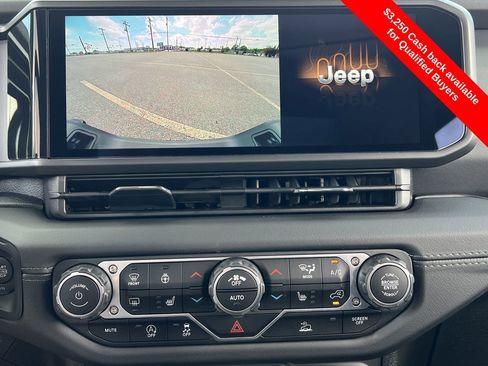 New 2025 Jeep Gladiator Sport image 4