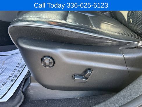 Used 2020 Jeep Grand Cherokee Overland AWD/4WD image 16
