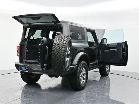 Used 2023 Ford Bronco Badlands image 50