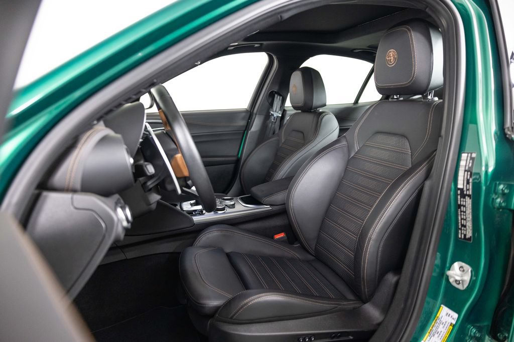 Used 2025 Alfa Romeo Giulia AWD w/ Driving Assist Package image 24