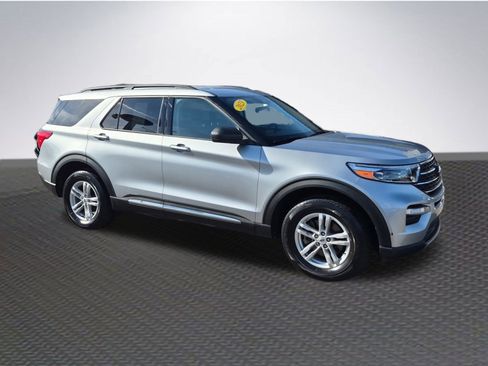 Certified 2023 Ford Explorer XLT w/ Equipment Group 202A image 2
