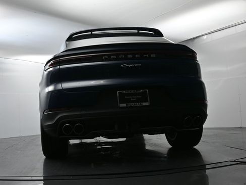 Used 2025 Porsche Cayenne E-Hybrid Coupe image 52
