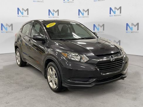 Used 2018 Honda HR-V LX image 7