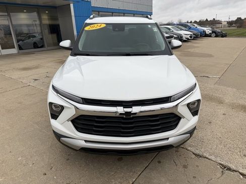 Used 2024 Chevrolet TrailBlazer LT w/ LT Cold Weather Package image 8