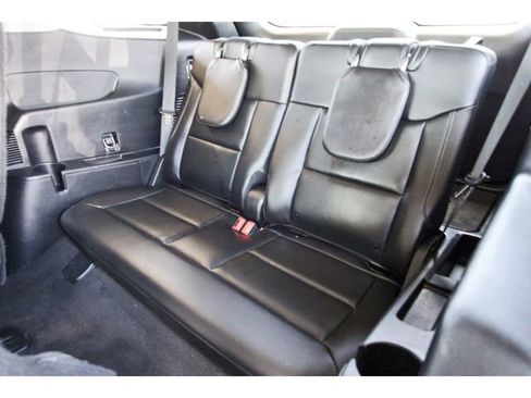Used 2022 Ford Explorer XLT w/ Equipment Group 202A AWD/4WD image 12