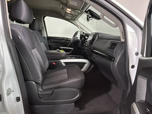 Used 2022 Nissan Titan SV w/ SV Convenience Package AWD/4WD image 31