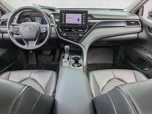 Used 2022 Toyota Camry SE image 16