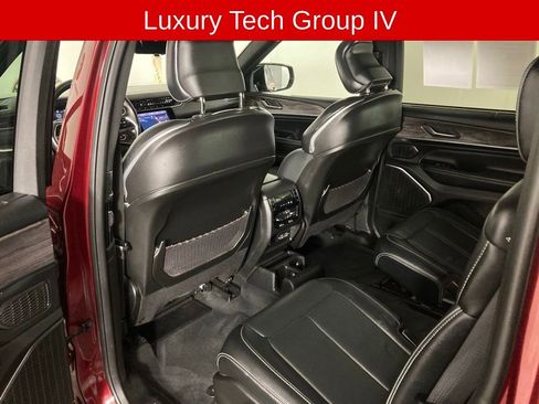 Used 2022 Jeep Grand Cherokee L Overland w/ Luxury Tech Group IV image 15