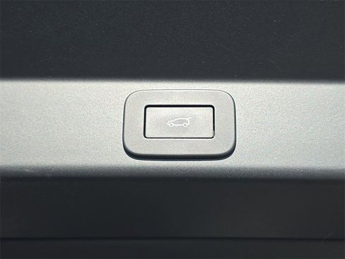 Certified 2023 Land Rover Range Rover Sport SE Dynamic image 16